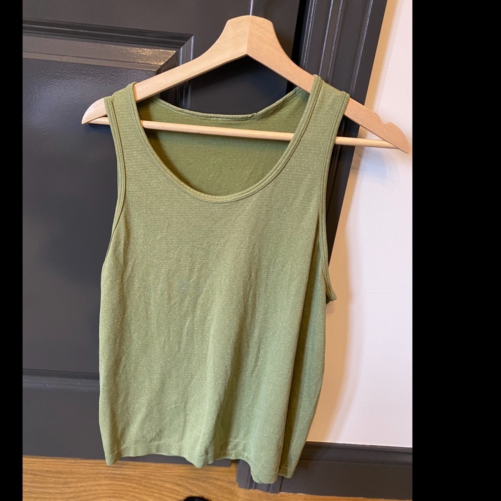 Lululemon metal vent tech tank green M